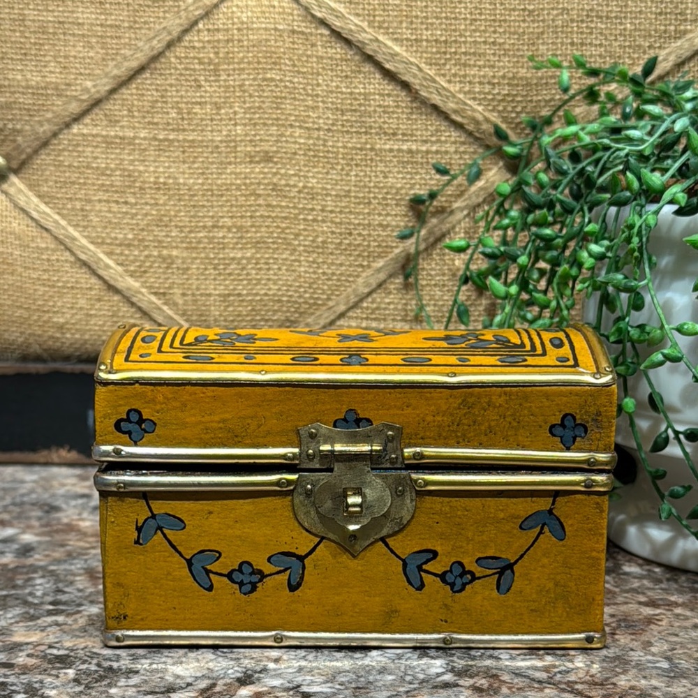 Trinket box
